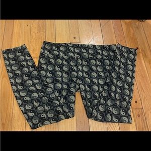 Ying yang print leggings